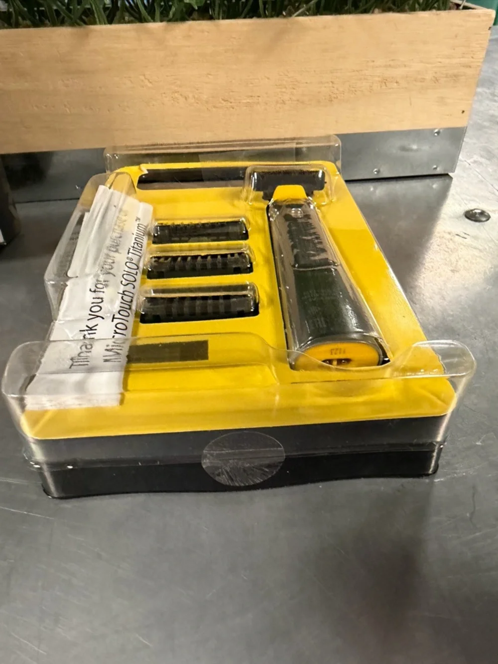 MicroTouch SOLO Titanium Rechargeable Razor, NEW - Picture 7 of 7